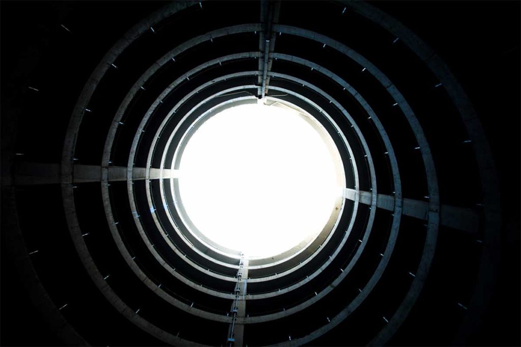 投資信託の商品選びの注意点と暴落で大損どころか利益を出すその他の可能性。