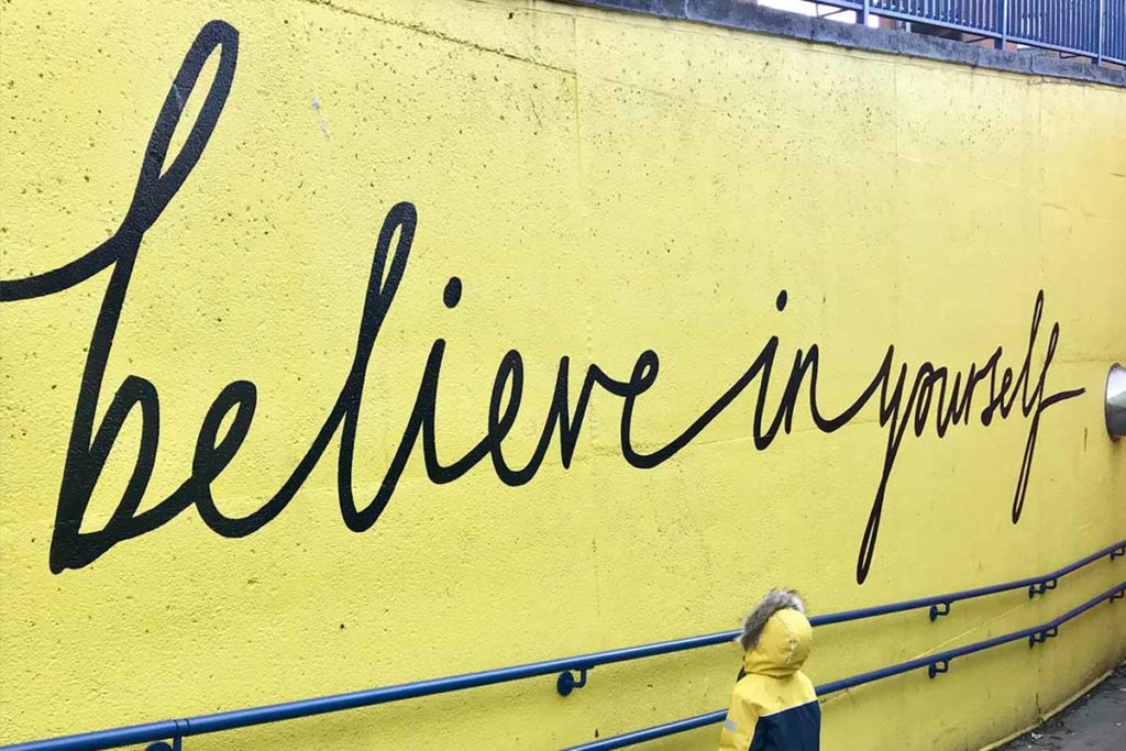 損が出やすい避けるべき投資信託。